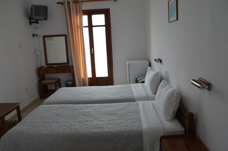 Artemis Hotel Agios Stefanos  Eksteriør billede